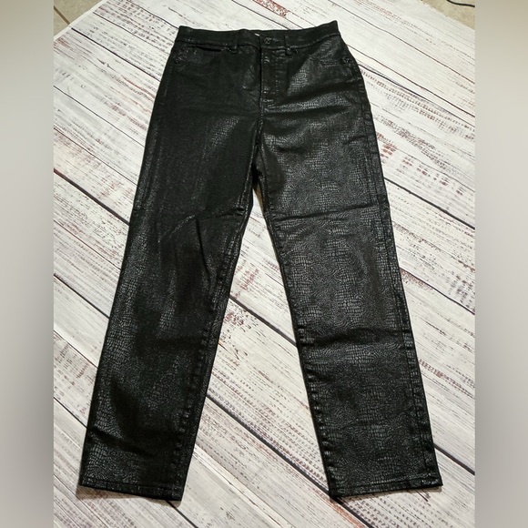 Express Denim - Express Mom Jean Super High Rise black snakeskin jeans. Size 6